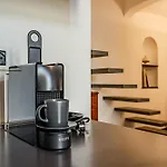 아파트 Center Chic Urban Retreat