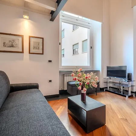 Center Chic Urban Retreat Apartment Genoa